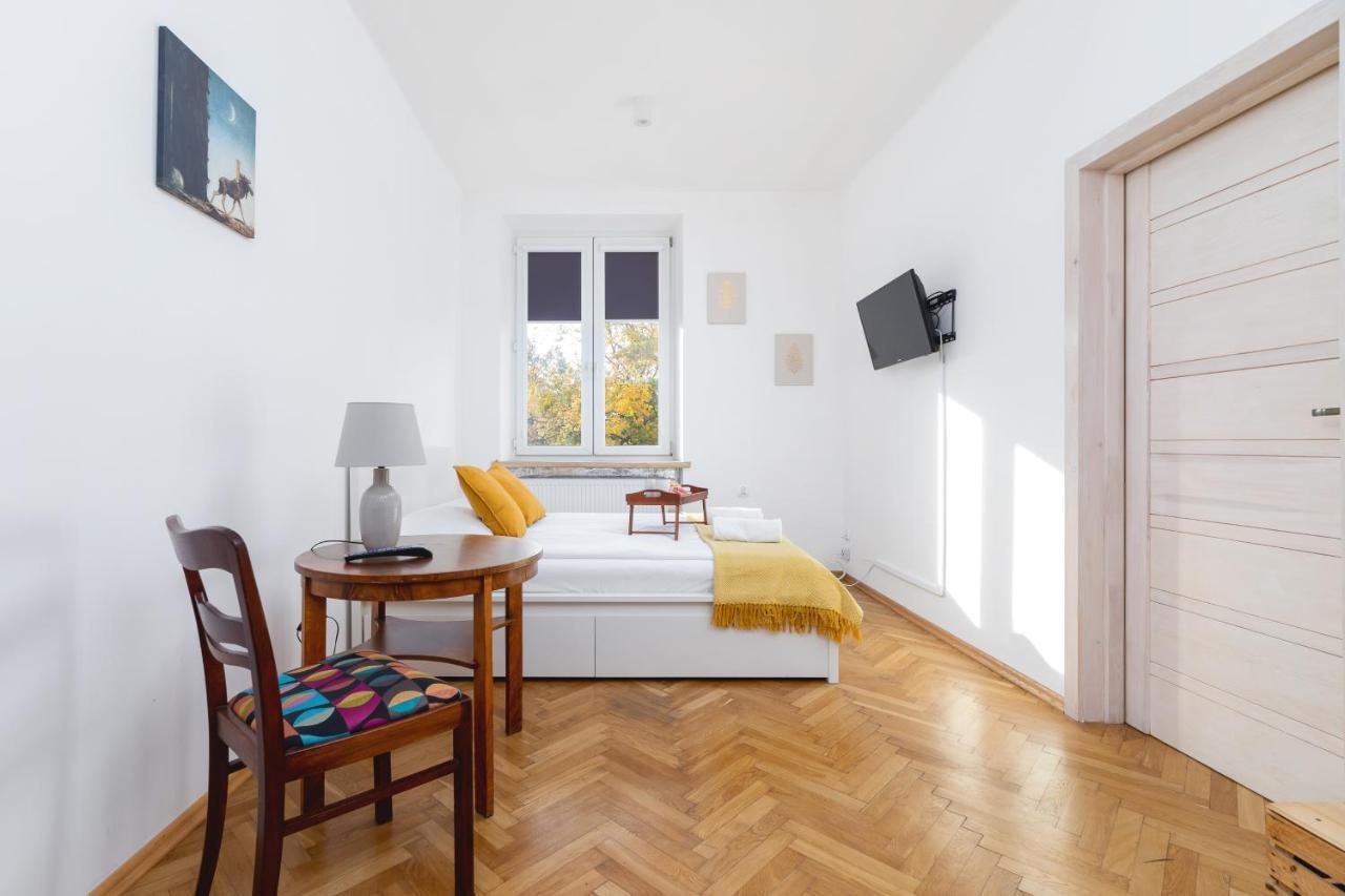 Old Town Apartments Basztowa By Renters Cracovie Extérieur photo