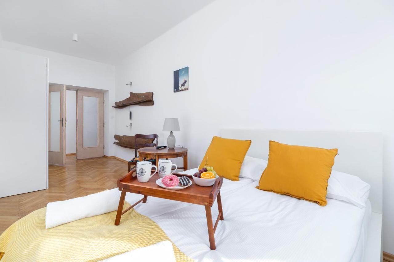 Old Town Apartments Basztowa By Renters Cracovie Extérieur photo