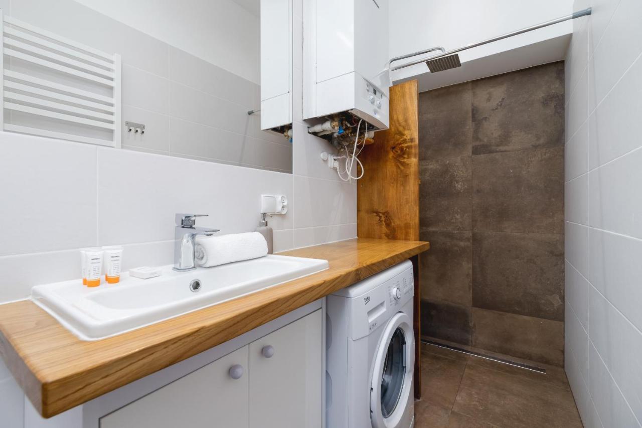 Old Town Apartments Basztowa By Renters Cracovie Extérieur photo